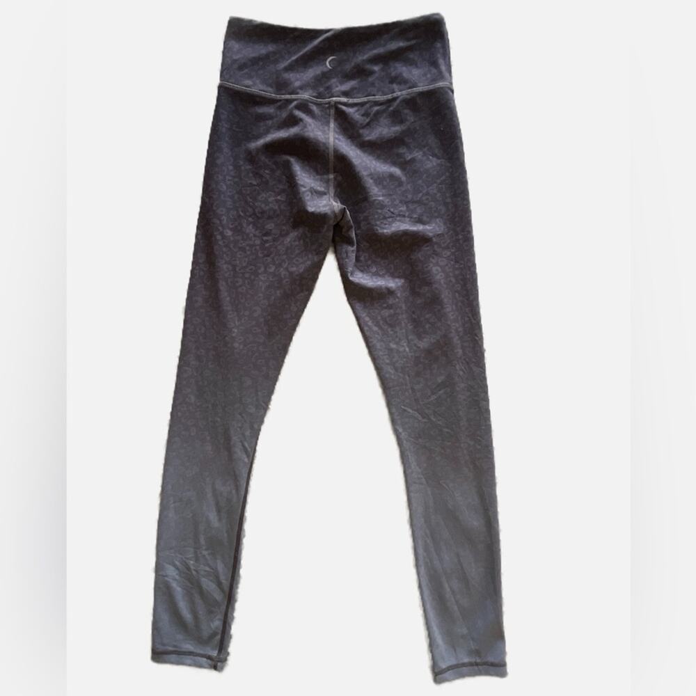Zyia Ombré Leopard Light n Tight Leggings - Picture 6 of 10